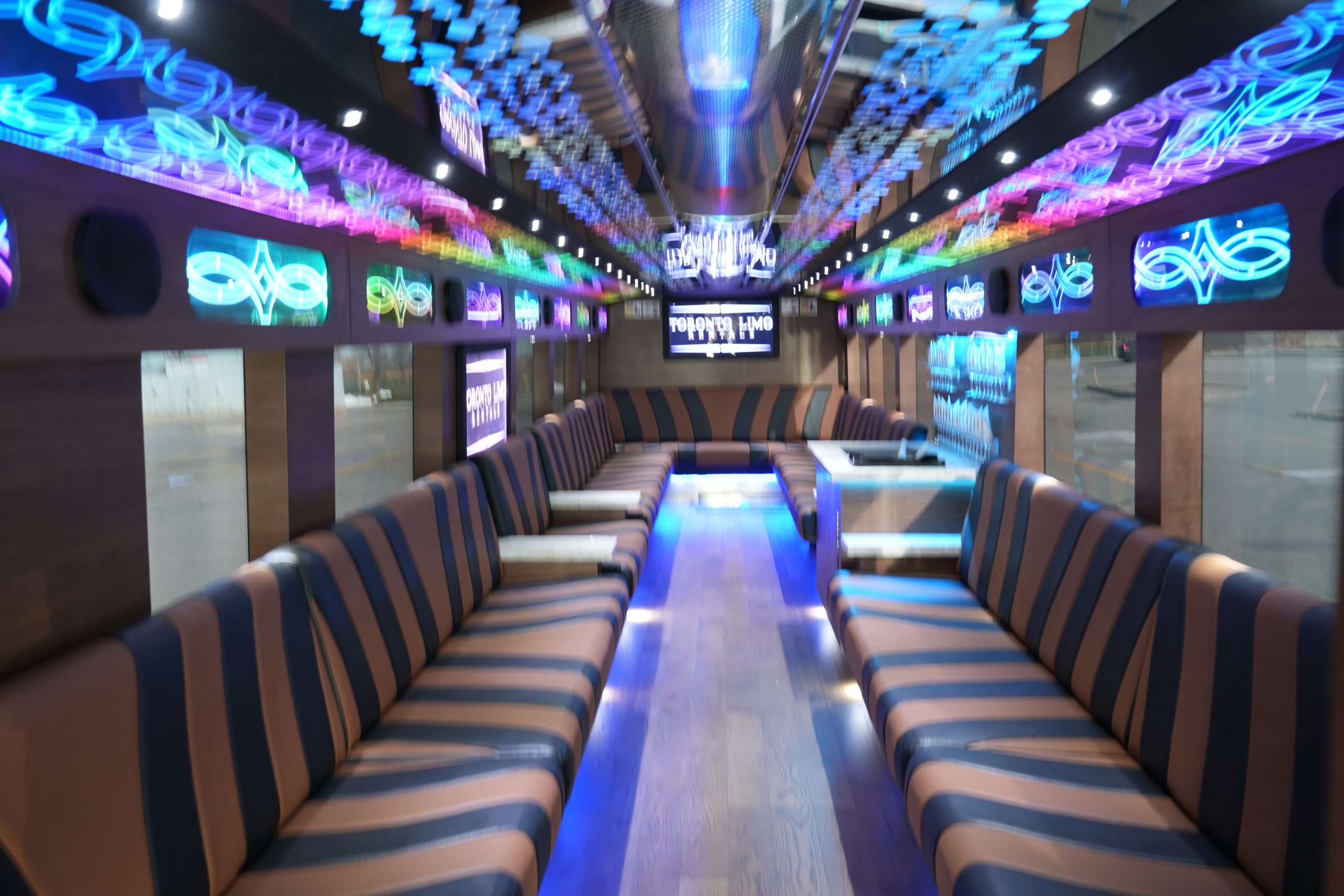 How Brampton Limousine Services Add Glamour to Your Wedding