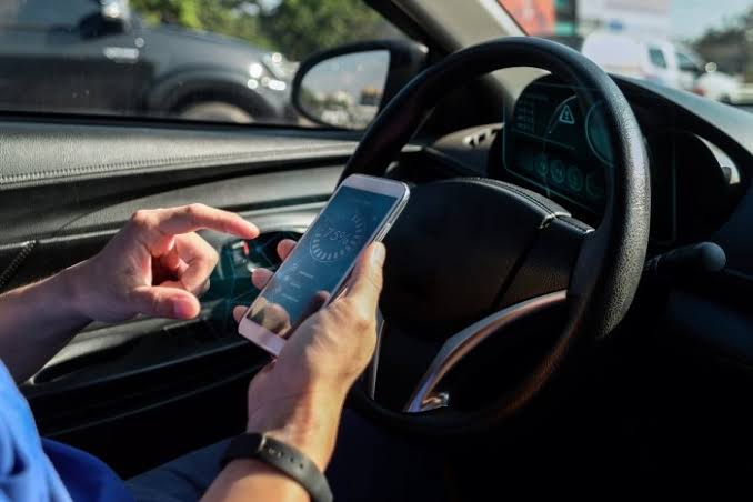 Distracted Driving Habits - Remove Phone Distractions Before Driving